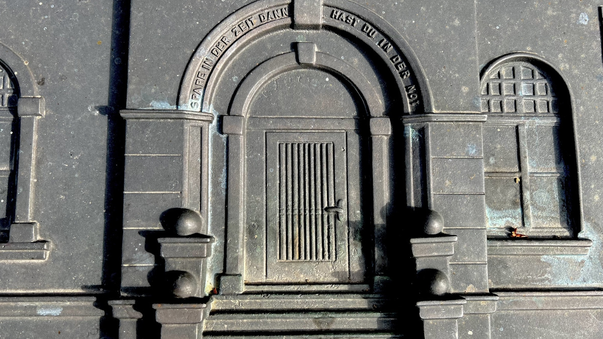 Rathausanbau von 1913: "Spare in der Zeit"!